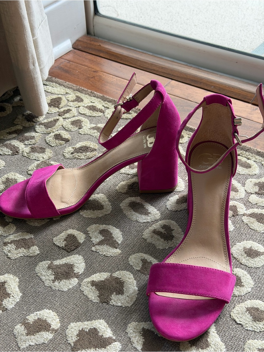 NEW Gianni Bini Block Heel Ankle-Strap Sandals - Fuchsia Size 9